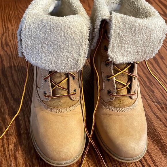 Timberland Shoes - TIMBERLAND woman’s ankle booties waterproof sherpa wedge heel size 7 camel color